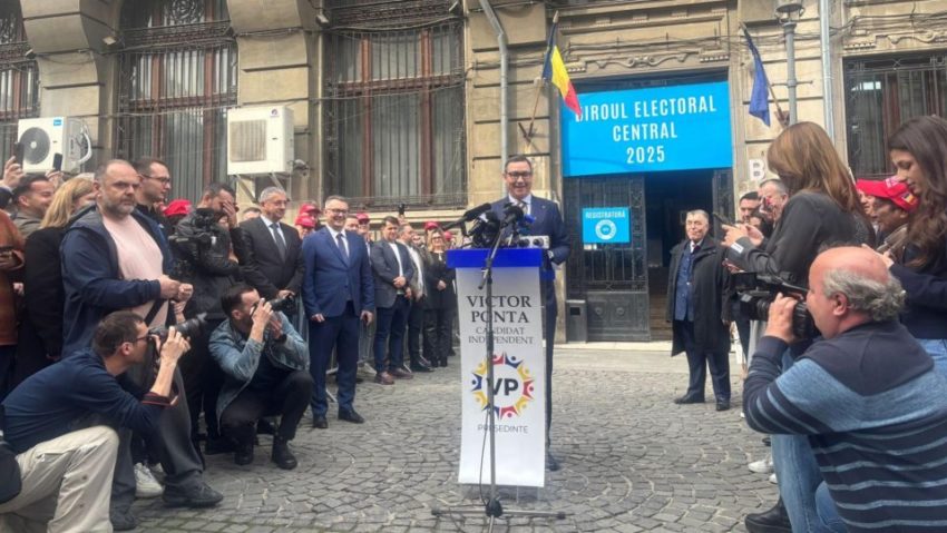 Victor Ponta şi-a depus candidatura ca independent pentru alegerile prezidenţiale din luna mai